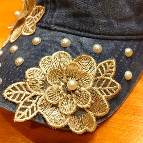 Polytail cap hat - Picture 4 of 5